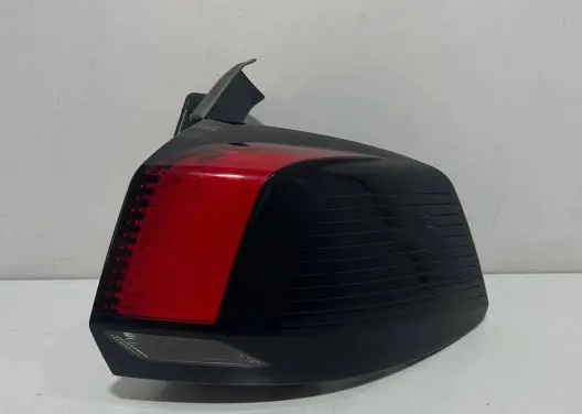 Peugeot 5008 II Rear/tail lights 9811028180