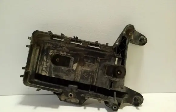 Volkswagen Eos Battery tray 1K0915333D 1K0915325A