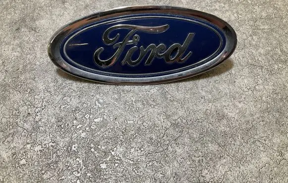 Manufacturer badge logo/emblem