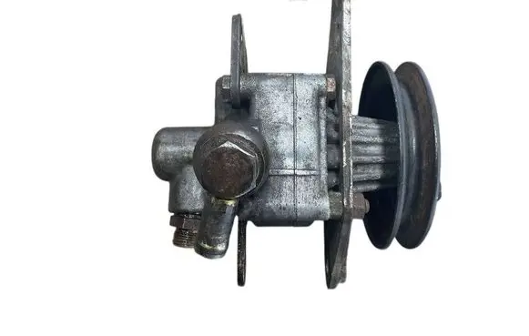 Mercedes-Benz 100 W631 Power steering pump pulley 6154660615