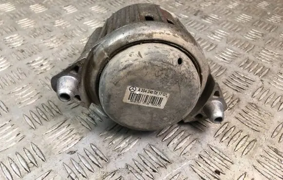 Mercedes-Benz C W204 Engine mount bracket A2042403817