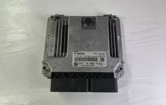 BMW 5 F10 F11 Engine control unit/module 8582719 0281031354 031685293