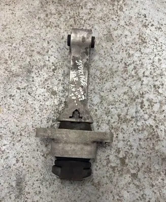 KIA Sportage Engine mount bracket
