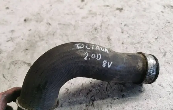Skoda Octavia Mk2 (1Z) Intercooler hose/pipe 