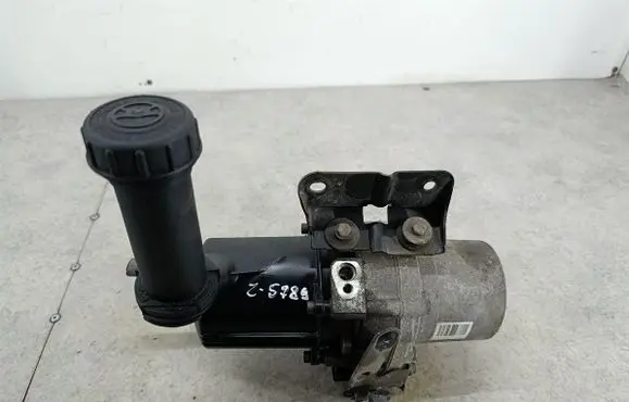 Peugeot 5008 Power steering pump 9670608380