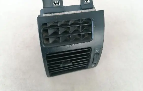 Volkswagen Touran I Dash center air vent grill 1t0819703a 251030303