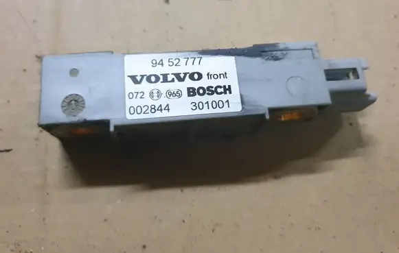 Volvo V70 Airbag deployment crash/impact sensor 9452777