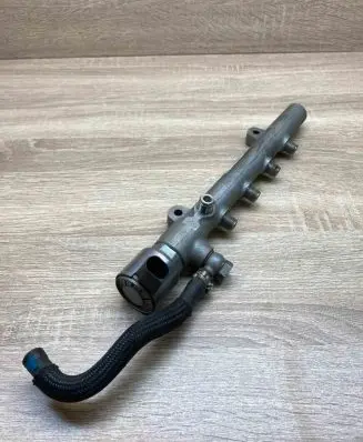 Mercedes-Benz E W212 Fuel main line pipe A6510700495 R9144Z240A Used