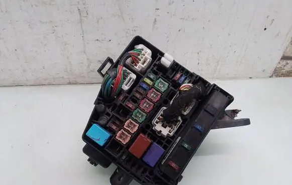 Toyota Yaris Fuse module