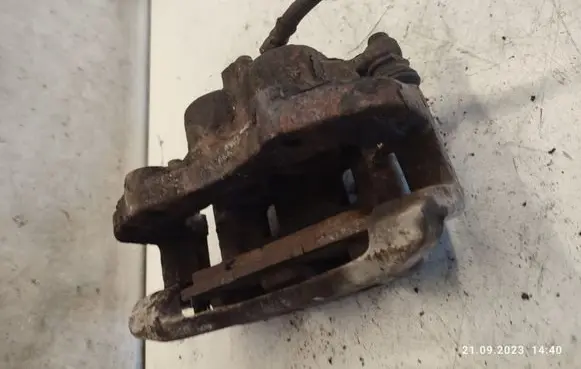 Nissan X-Trail T30 Front brake caliper