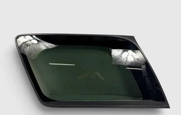 Chevrolet Tahoe Rear side window 