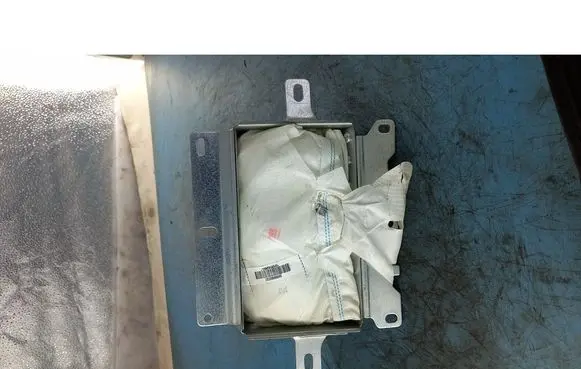 Nissan Quest Passenger airbag 