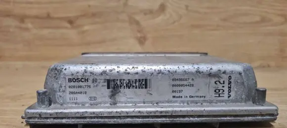 Volvo S80 Engine control unit/module 0281001776