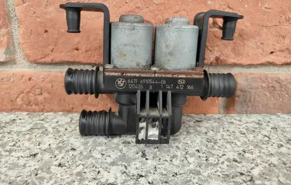 BMW X6 E71 Coolant heater control valve 6910544