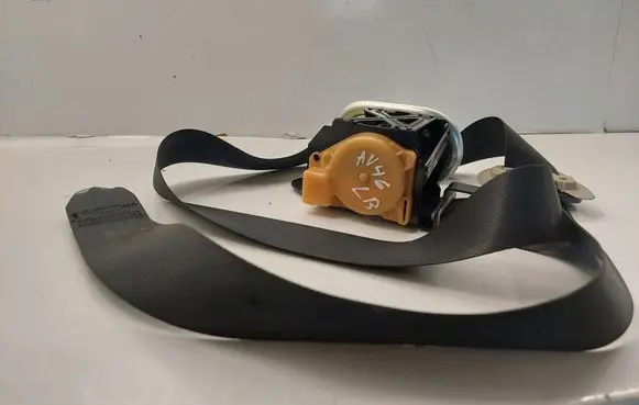 Toyota Avensis T250 Front seatbelt 7321005051 7321005051C0 50109AH2DS