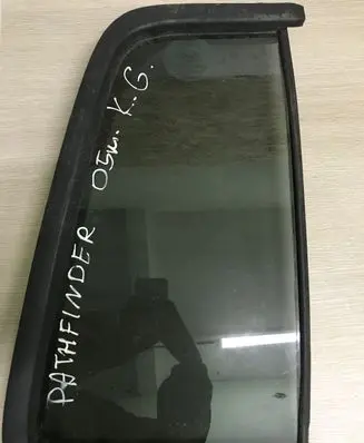 Nissan Pathfinder R50 Rear vent window glass STI298