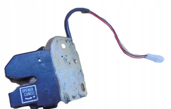 Mazda 323 F Tailgate/trunk/boot lock/catch/latch