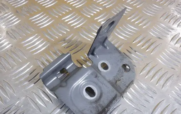 Audi Q7 4M Fender mounting bracket 4M0821167 DX53D
