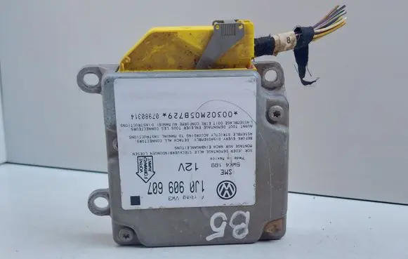 Volkswagen PASSAT B5 Airbag control unit/module 1J0909607