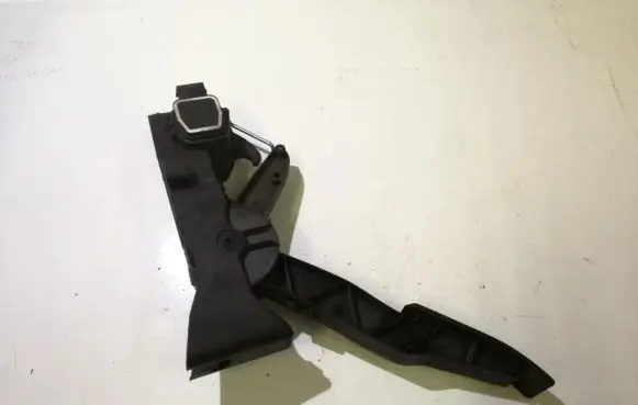 Mercedes-Benz B W245 Accelerator throttle pedal 91736020 1693000106