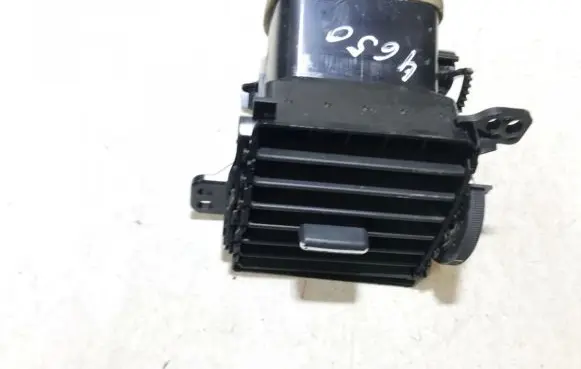 Toyota Auris 150 Dash center air vent grill