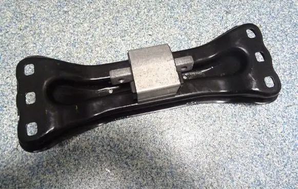 Mercedes-Benz C AMG W205 Gearbox mounting bracket A2052401702