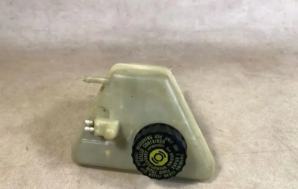 Mercedes-Benz G W461 W463 1st Gen Brake fluid reservoir A0004301102