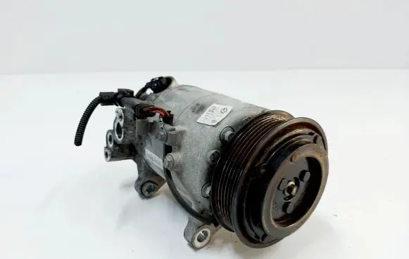 BMW X1 F48 F49 Air conditioning (A/C) compressor (pump) 6842619