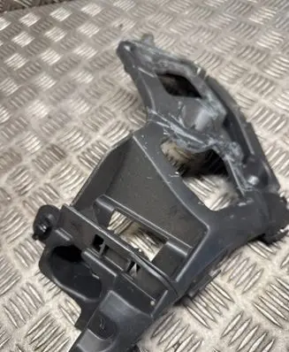 Renault Captur Rear bumper mounting bracket 852233250R