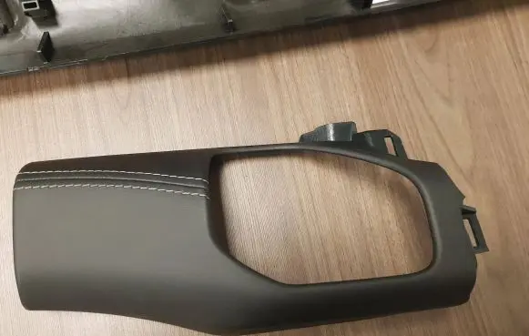 Dodge RAM Panel trim 2352430TX 6BK741X9AD