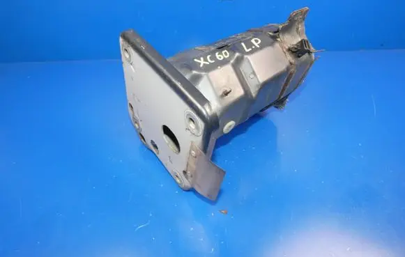 Volvo XC60 Front bumper shock/impact absorber 