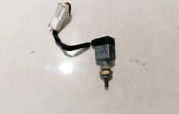 KIA Sorento Brake pedal sensor switch