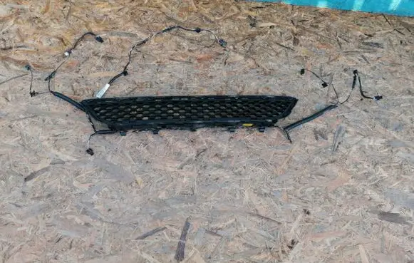 Jaguar F-Pace Front bumper lower grill HK8M17H750