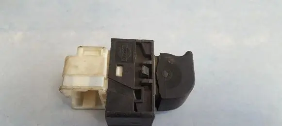 Nissan Almera Electric window control switch