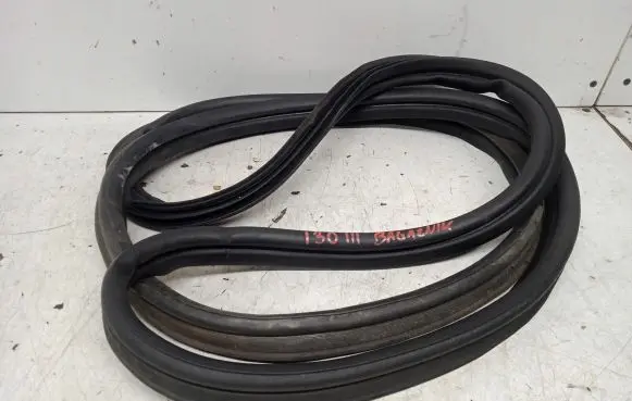 Hyundai i30 Trunk rubber seal (body) 
