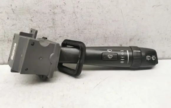 Volvo V70 Wiper control stalk 30768101