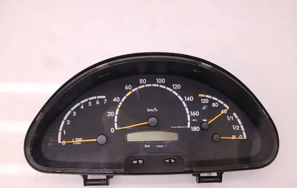 Speedometer (instrument cluster)