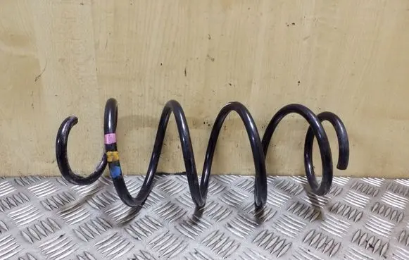 Volkswagen Golf VI Front coil spring