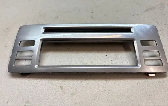 Volvo S80 Radio/GPS head unit trim 30643648