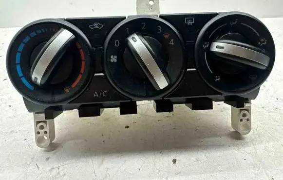 Nissan Qashqai Climate control unit 8C17