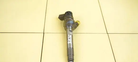 Toyota Avensis T270 Fuel injector 0445110599 29SP8