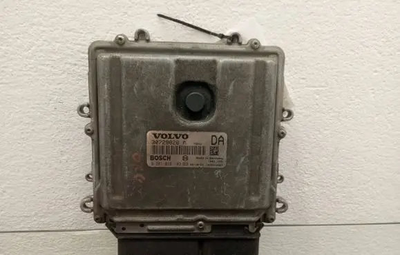 Volvo XC90 Engine control unit/module 30729826A 1039S10667 0281012103