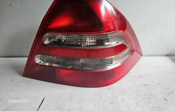 Mercedes-Benz C W203 Rear/tail lights ULO3311R