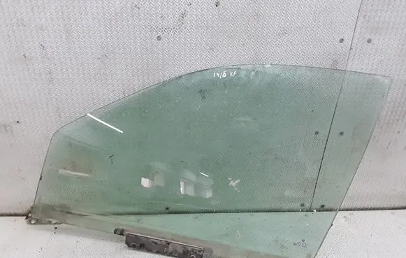 Jeep Grand Cherokee (WJ) Front door window glass four-door
