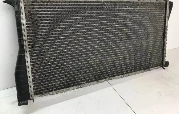 BMW 5 E39 Coolant radiator 7787907 2247345 23193