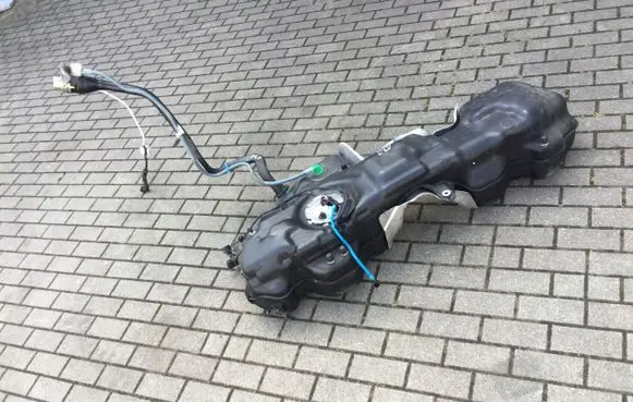 Audi Q7 4L Fuel tank 