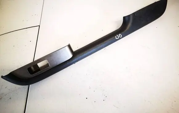 Nissan X-Trail T30 Front door window switch trim 829488h300x