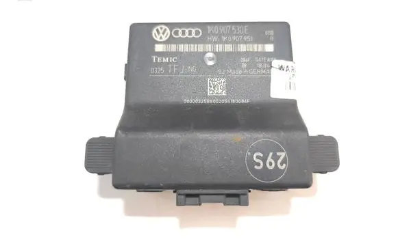 Audi A3 S3 8P Gateway control module 1K0907530E 1K0907951 086FFB