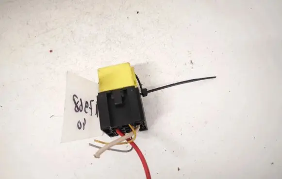 Dacia Sandero Other relay 20241044 8200253921