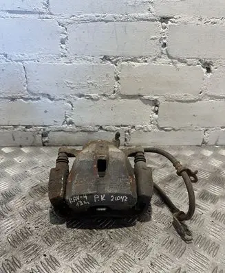 Toyota RAV 4 (XA40) Front brake caliper